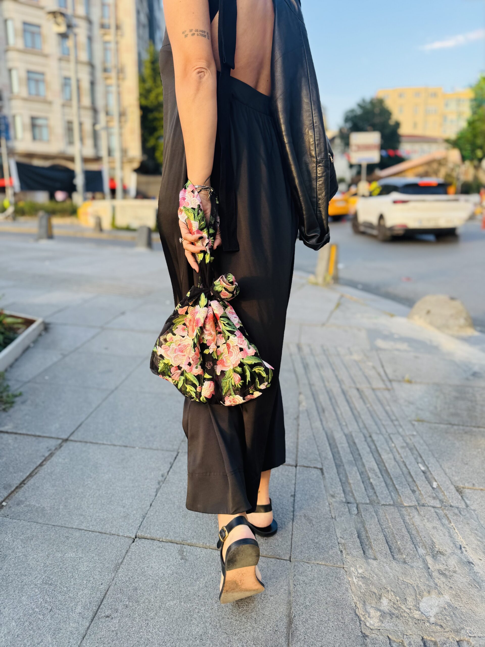 Romantik Siyah - Görsel 2